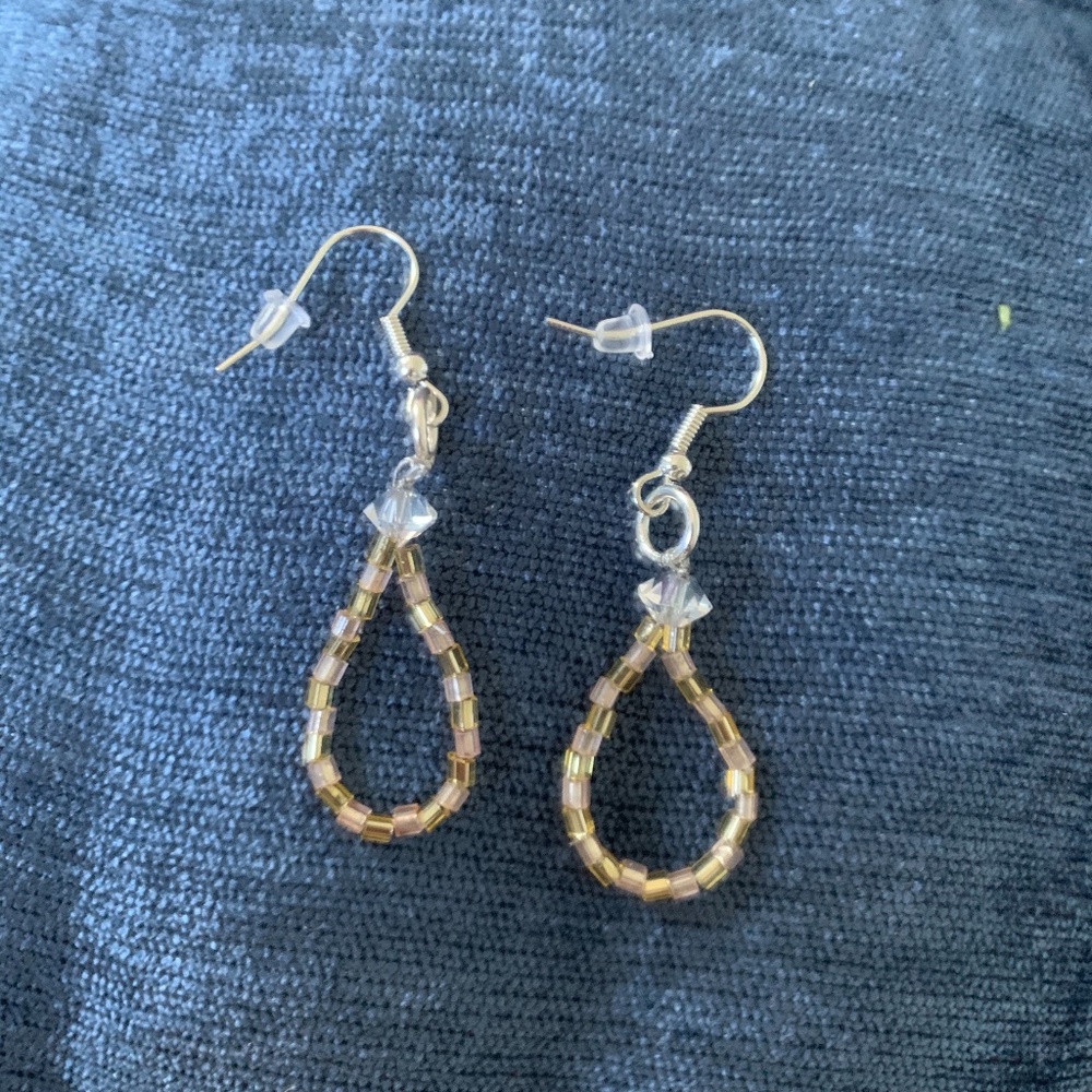 Handmade TEARDROP BEADED EARRINGS 🛍